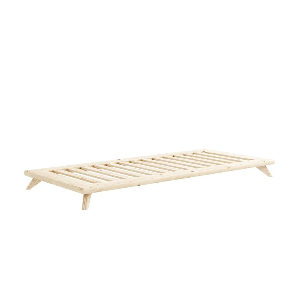 Letto tatami essenziale S Bed di Karup Design in pino massello in quattro dimensioni