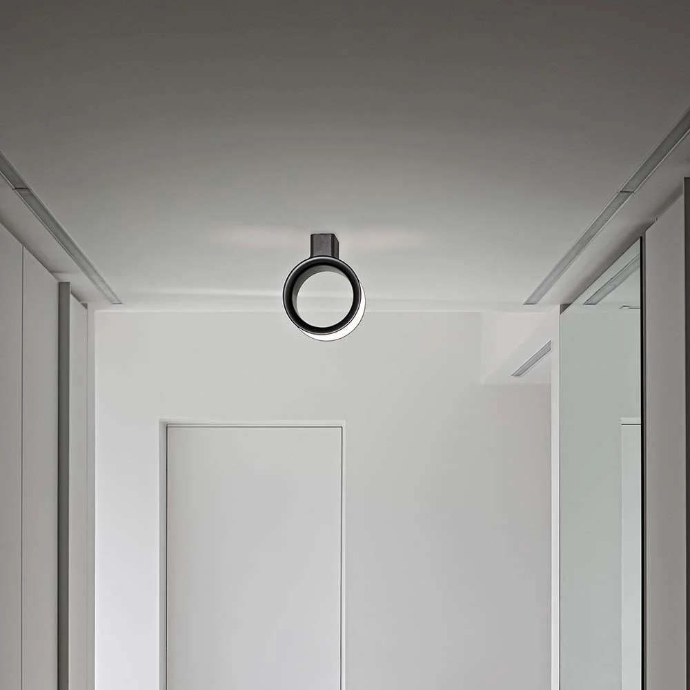 Magis Lost lampada a soffitto e a parete disponibile in due dimensioni