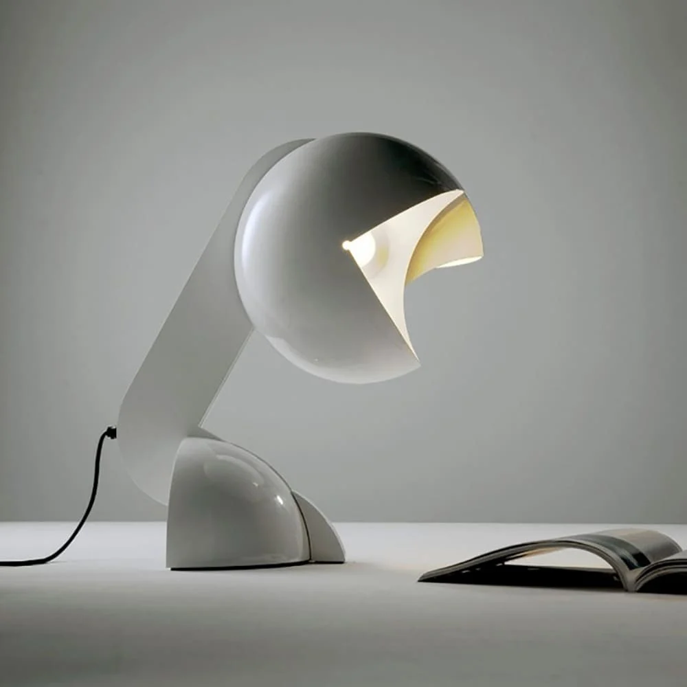 Martinelli Luce Ruspa Lampada da tavolo in alluminio verniciato bianco