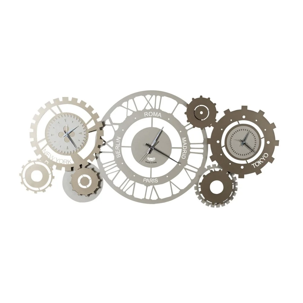 Orologio da parete Fuso Meccano di Arti e Mestieri realizzato in metallo disponibile in tre diverse finiture