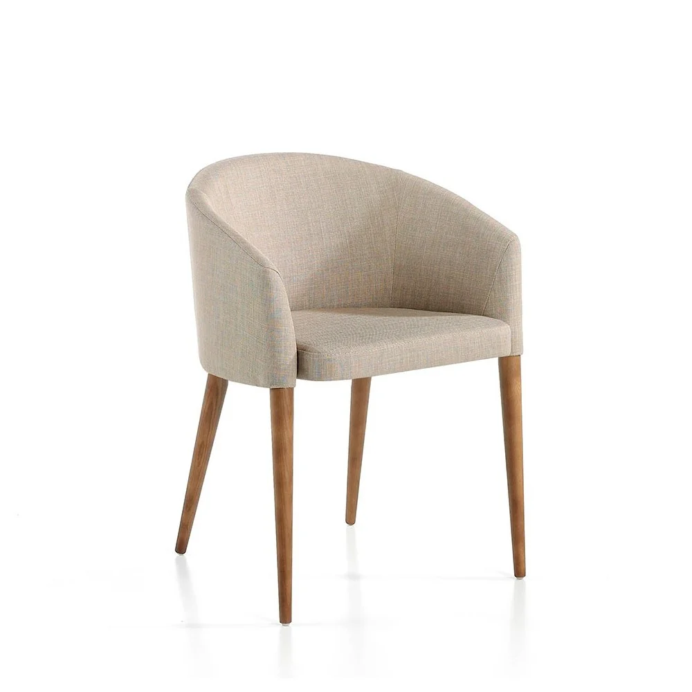 Poltrona Cadice 4007 realizzata con struttura in massello di noce e rivestita in tessuto