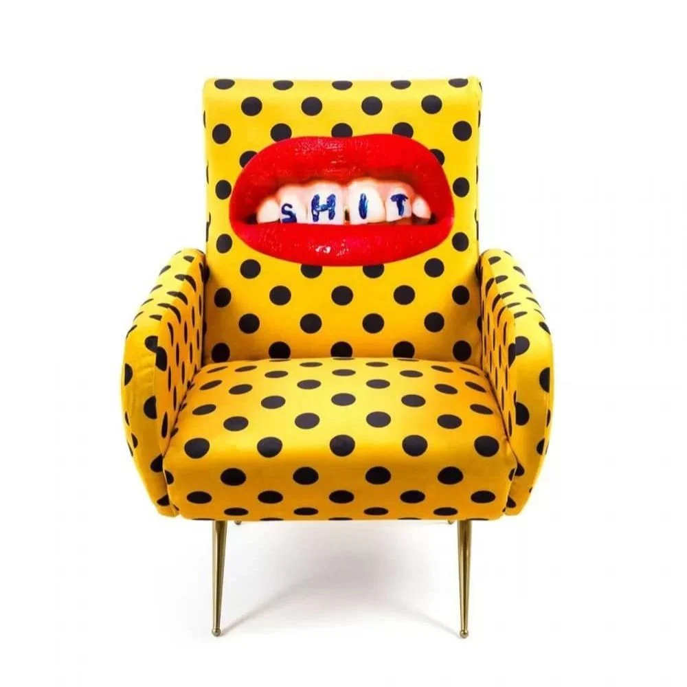 Seletti Shit poltrona in poliestere e legno disegnata da Toiletpaper disponibile con o senza pouf