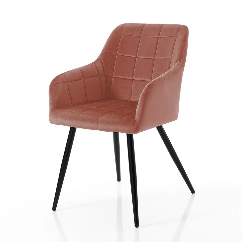 Poltroncina Irving Pink di OresteLuchetta rivestita in morbido tessuto