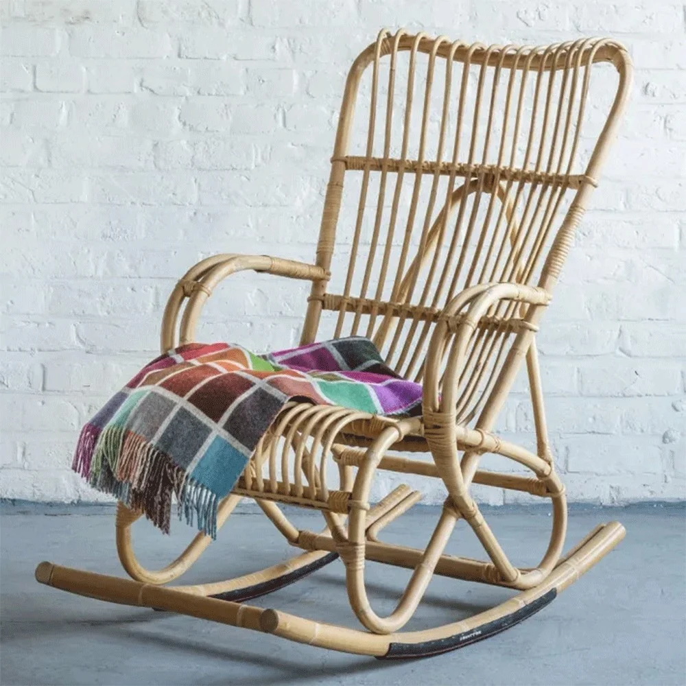 Sedia a dondolo in rattan Marlene
