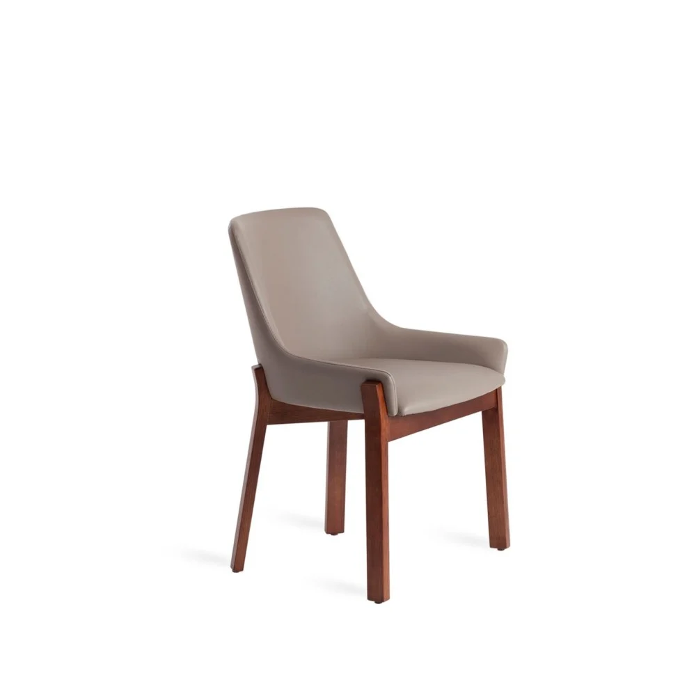 Angel Cerda sedia 4017 Comfort realizzata con struttura in massello di noce e rivestite in similpelle
