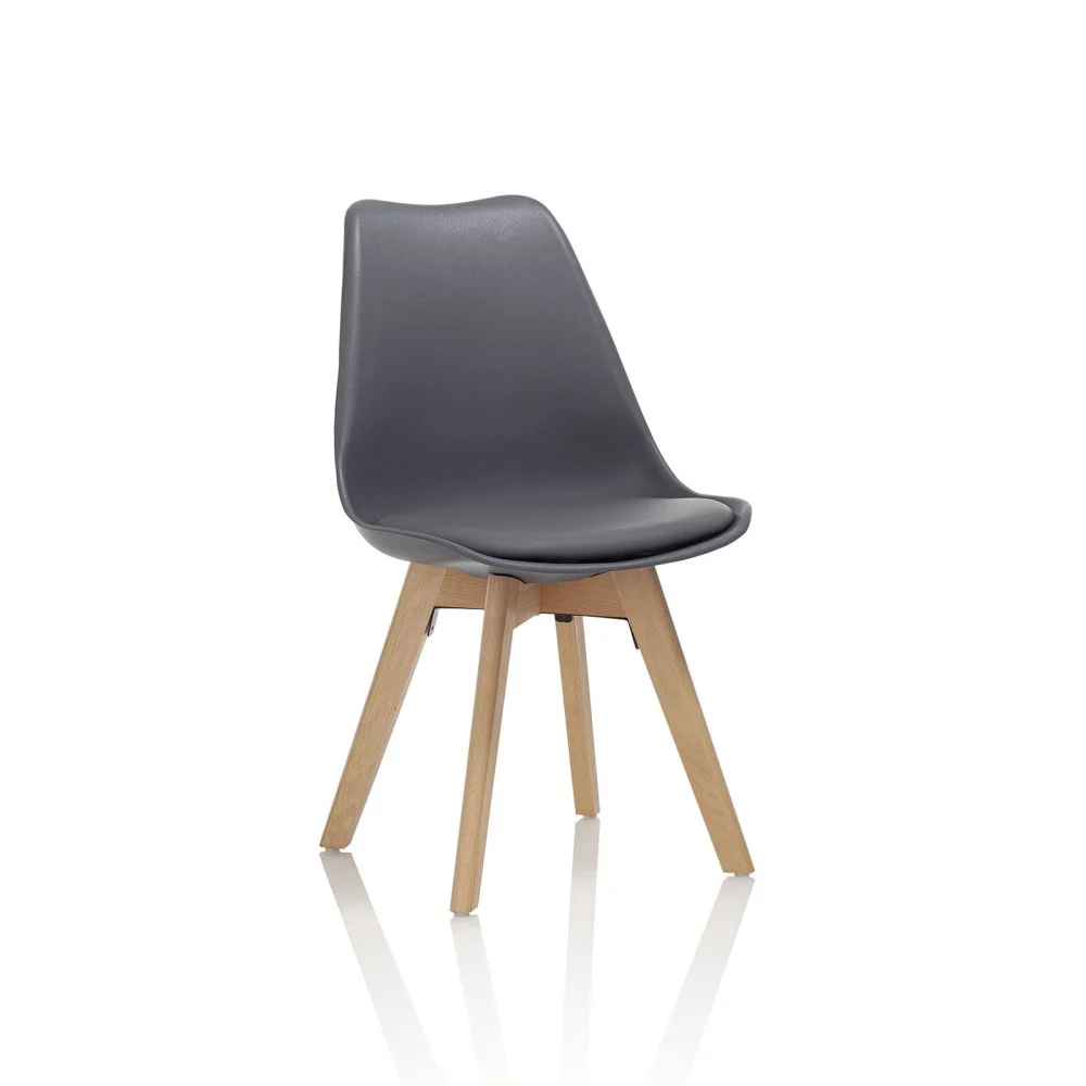 Sedia Country realizzata con seduta in PVC e gambe in legno di faggio