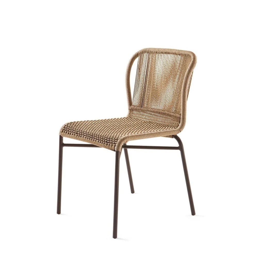 Sedia Cricket di Varaschin realizzata in tubolare metallico con rivestimento in tessuto intrecciato bianco o nero