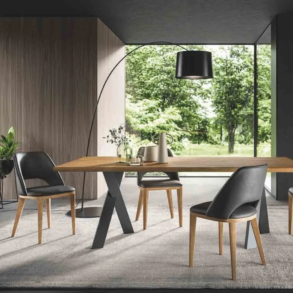 Sedia Holly con struttura in legno e rivestimento in ecopelle