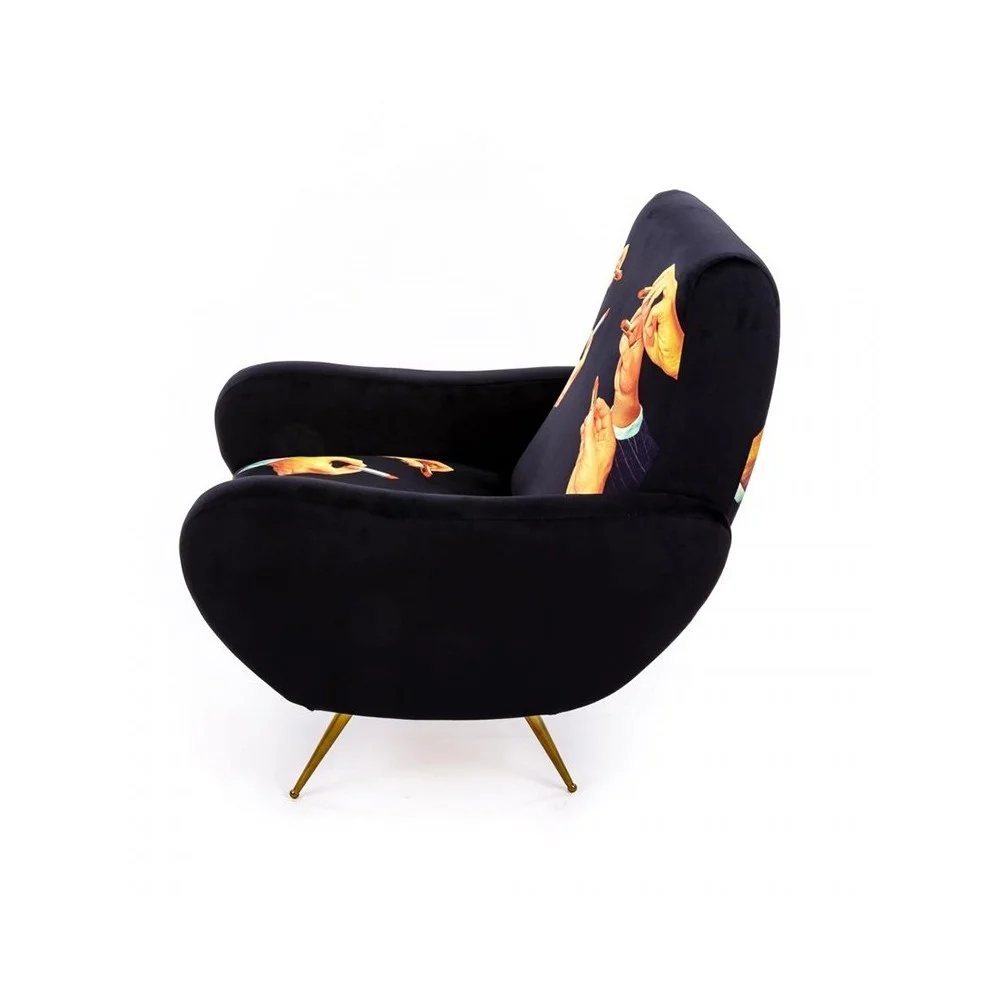 Seletti Black Lipsticks Poltrona in legno con seduta imbottita disegnata da Toiletpaper