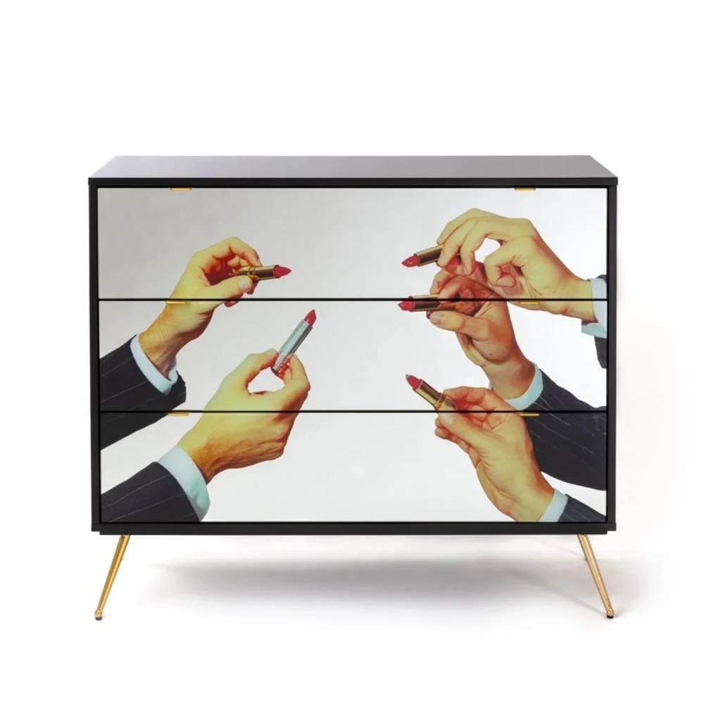 Seletti cassettiera a tre cassetti designer Maurizio Cattelan disponibile in tre varie finiture