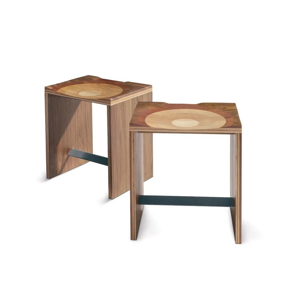 Sgabello Ripples di Horm realizzato in legno di 5 diversi tipi di massello