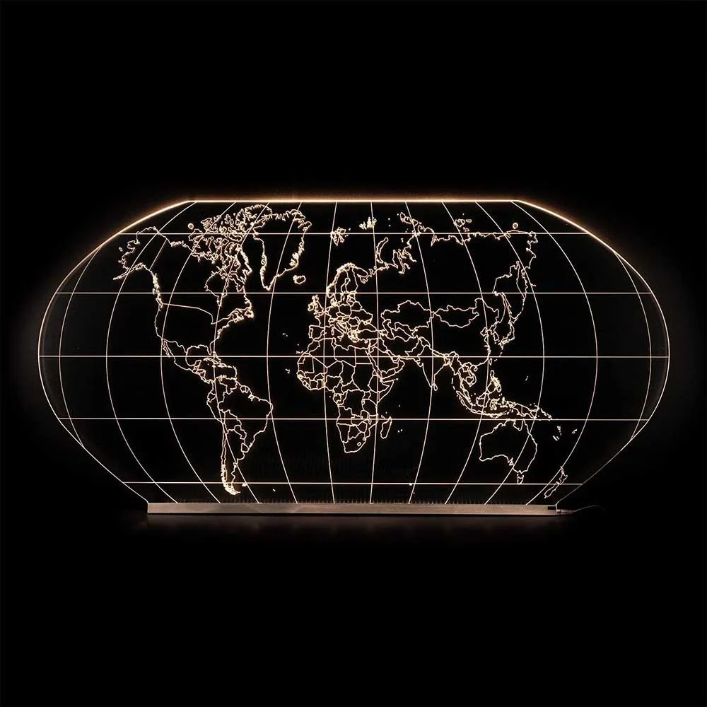 Vesta Wall World lampada a parete in plexiglass disponibile in due dimensioni e varieta di luce