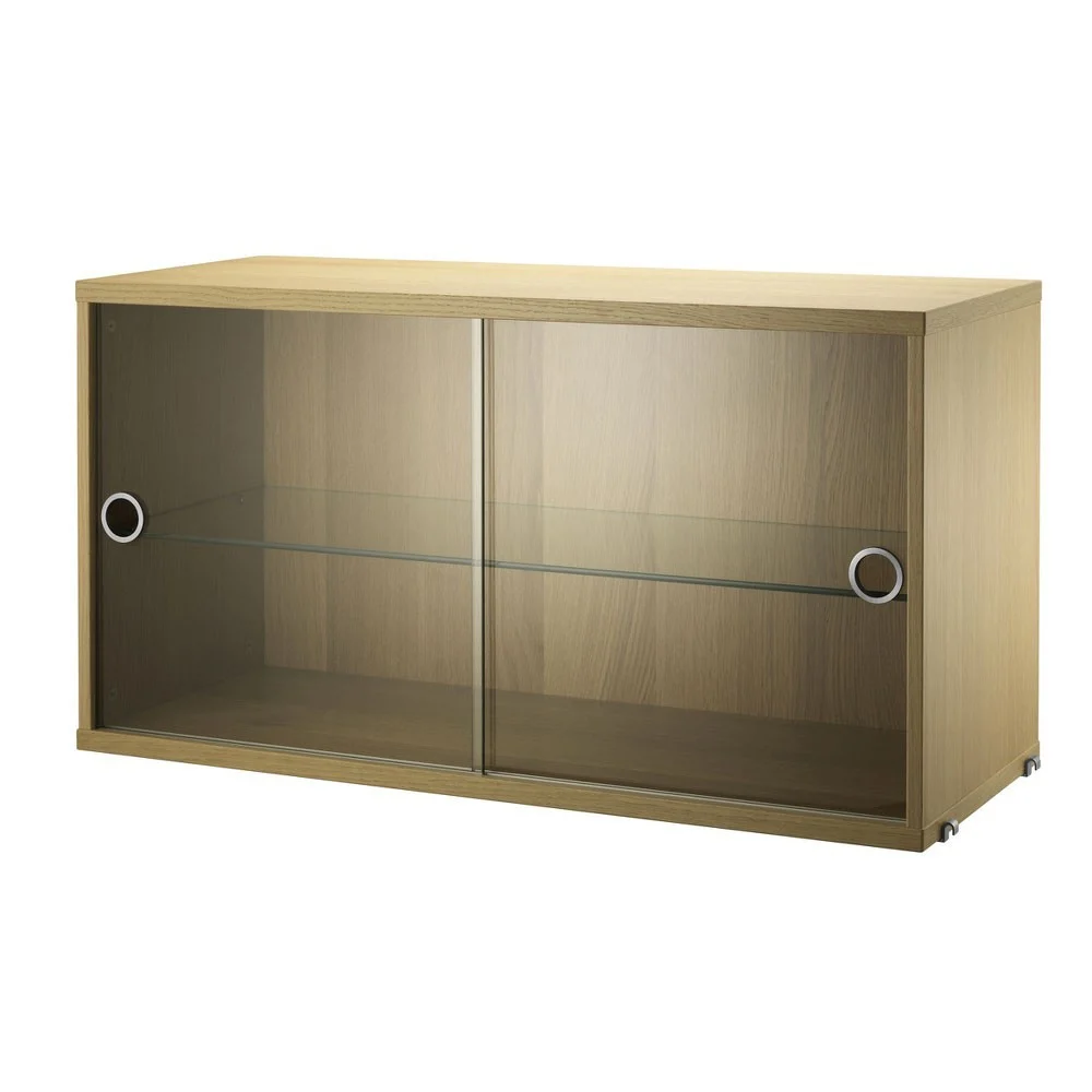 Vetrina in rovere con ante scorrevoli in vetro - String system