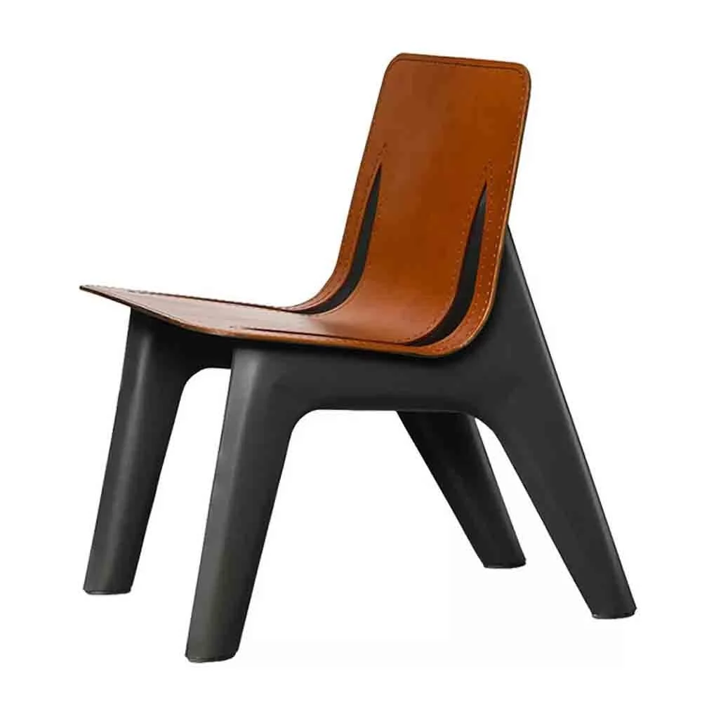 Zieta Studio J Chair poltrona lounge con struttura in acciaio e rivestimento in pelle
