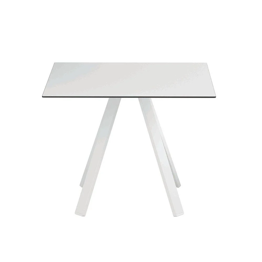 Colos Vu B/Q 900 tavolo quadrato con base in metallo e piano in HPL