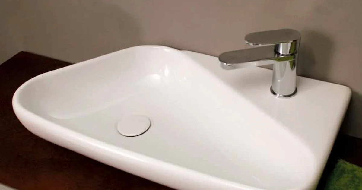 Lavamani da appoggio/sospensione di design ceramica made Italy Sheyla