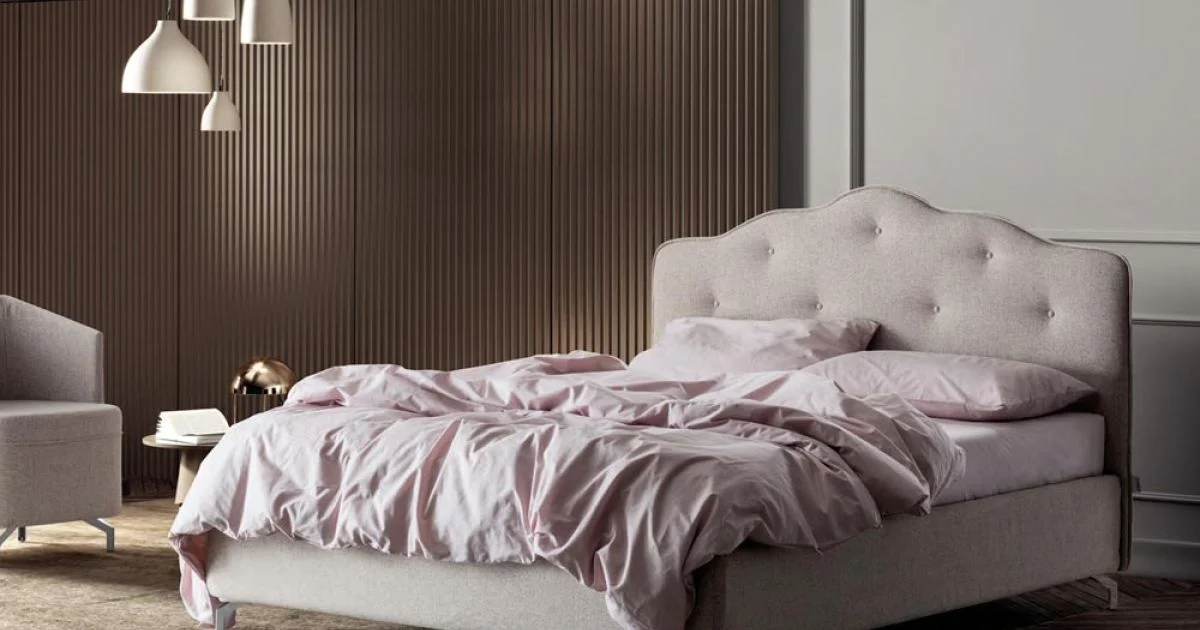 Letto Matrimoniale 160x190 con Testata a Balza Perimetrale e Bottoni - Riposo