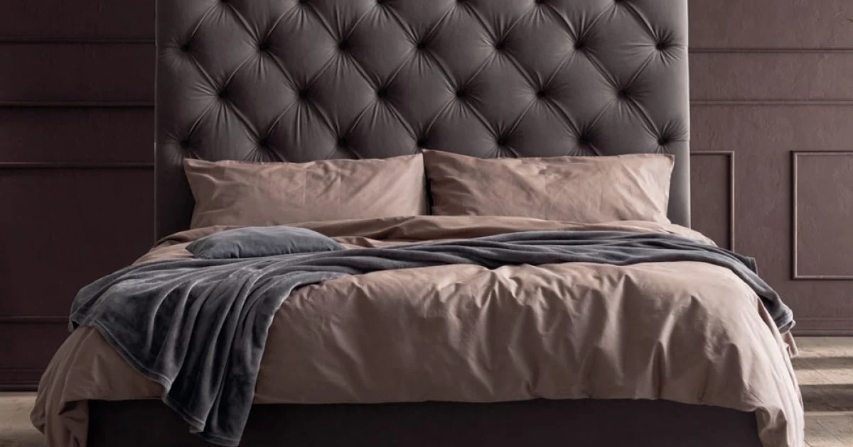 Letto Matrimoniale 160x190 con Testata Alta e Trapuntata Made in Italy - Sallie