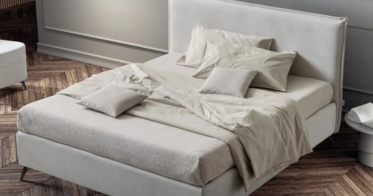 Letto Matrimoniale 160x190 in Tessuto con Piedi in Metallo Made in Italy - Sogni