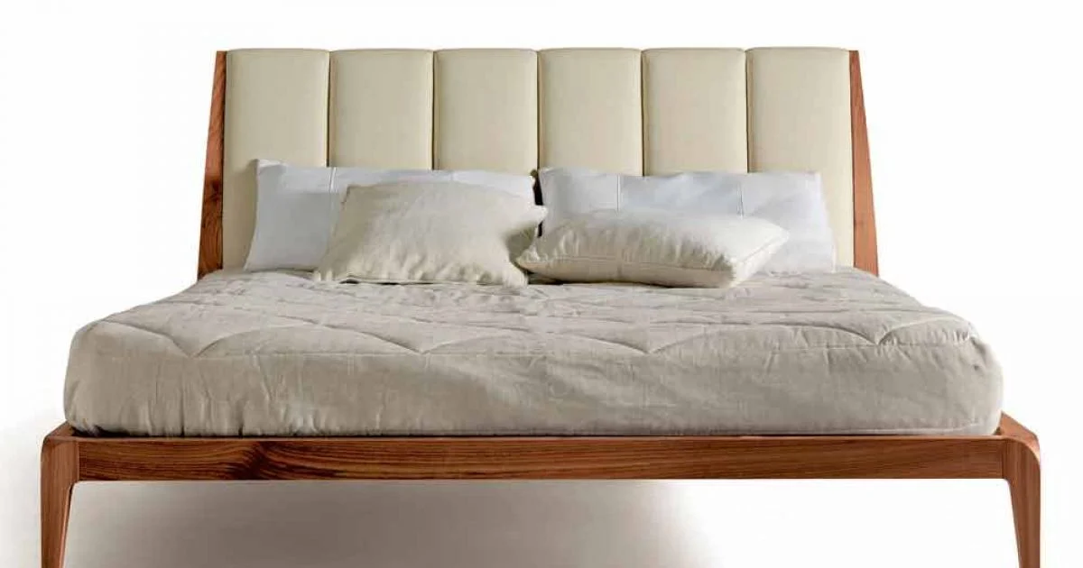 Letto Matrimoniale con Testata Imbottita in Pelle Menardo