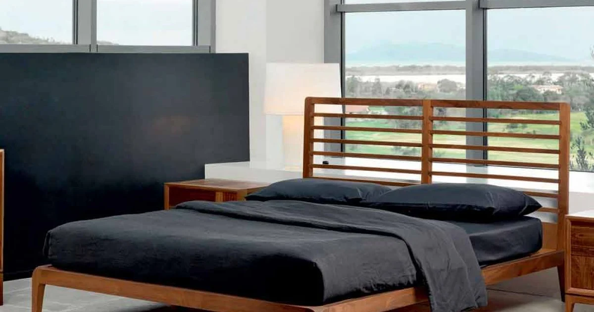 Letto matrimoniale in noce massello, made in Italy, Didimo