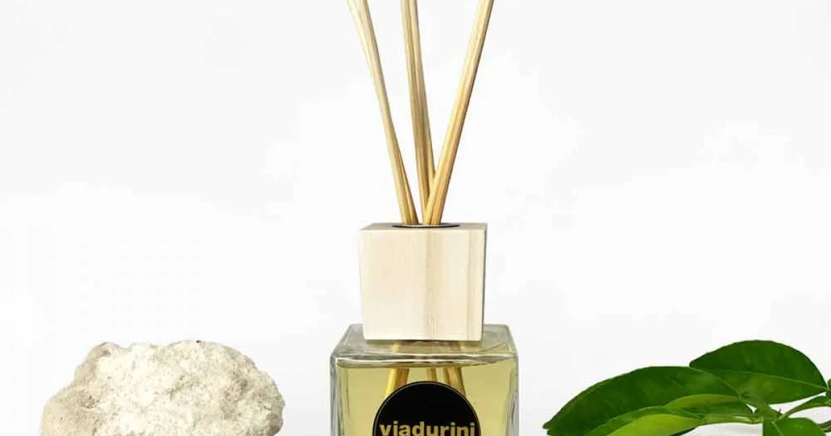 Profumatore Ambiente Fragranza Ambrata 200 ml con Bastoncini - Sassidimatera