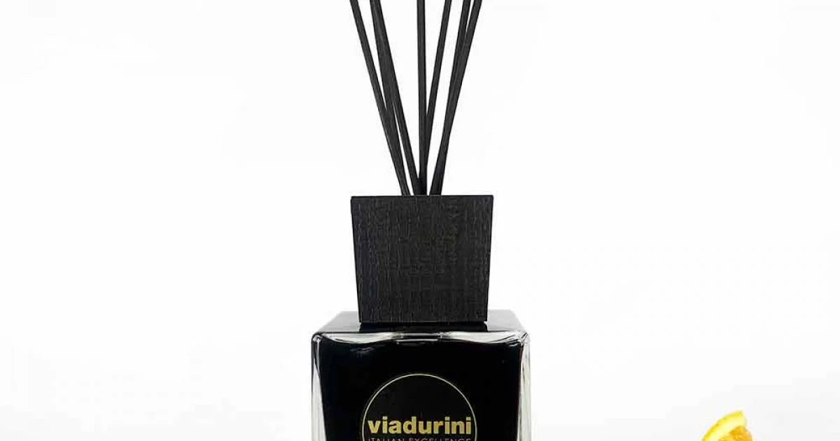 Profumatore Ambiente Zenzero Pepe Nero 500 ml con Bastoncini - Viaduriniinblack