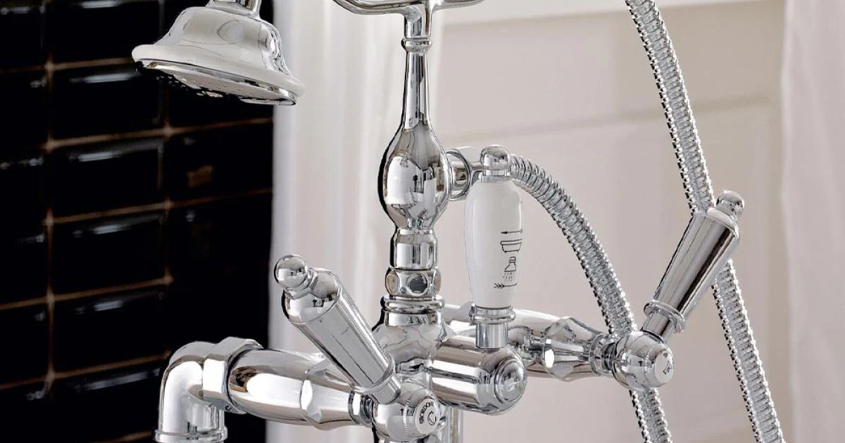 Rubinetteria Vasca a Pavimento con Doccetta in Ottone Made in Italy - Noriana