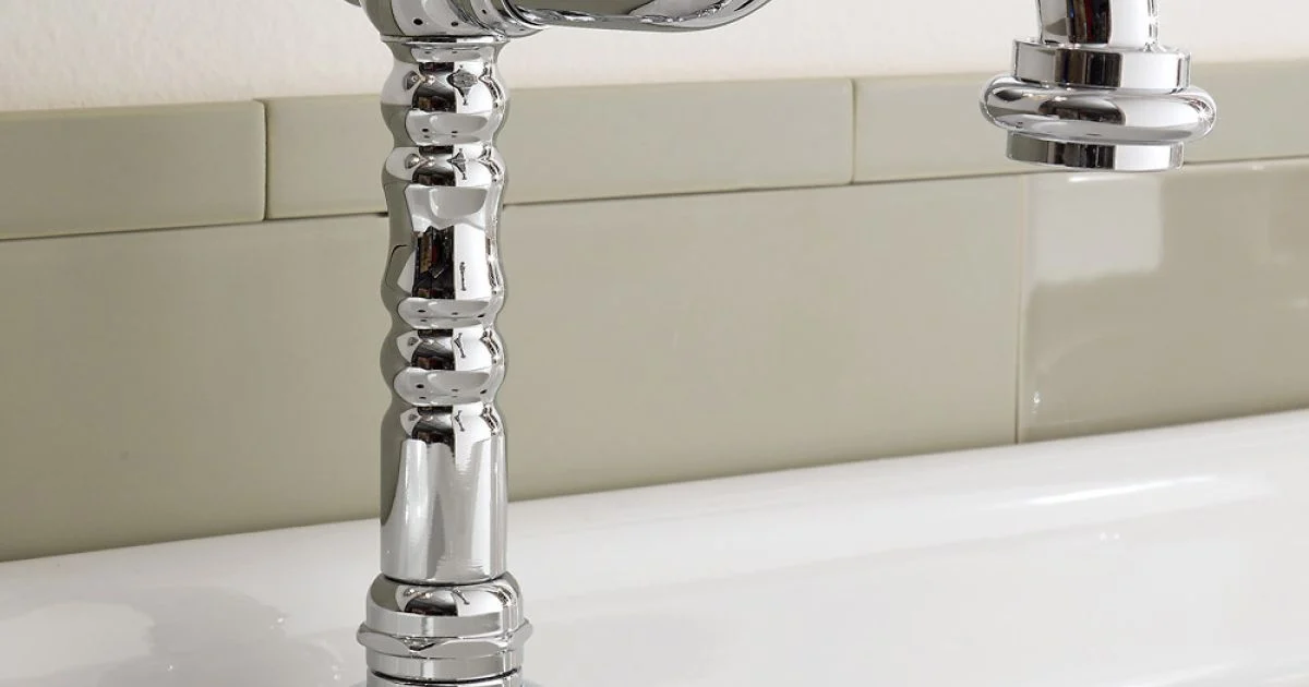 Rubinetto Elettronico Monoforo per Lavabo Stile Classico in Ottone - Noriana