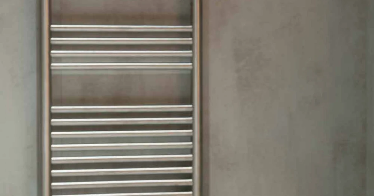 Scaldasalviette Elettrico per il Bagno Design Verticale in Acciaio 300 W - Italo