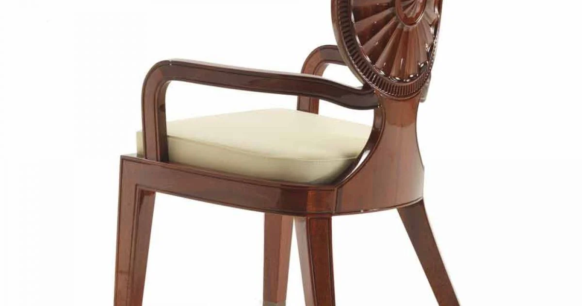 Sedia con braccioli imbottita in legno liscio Nicole, design di lusso