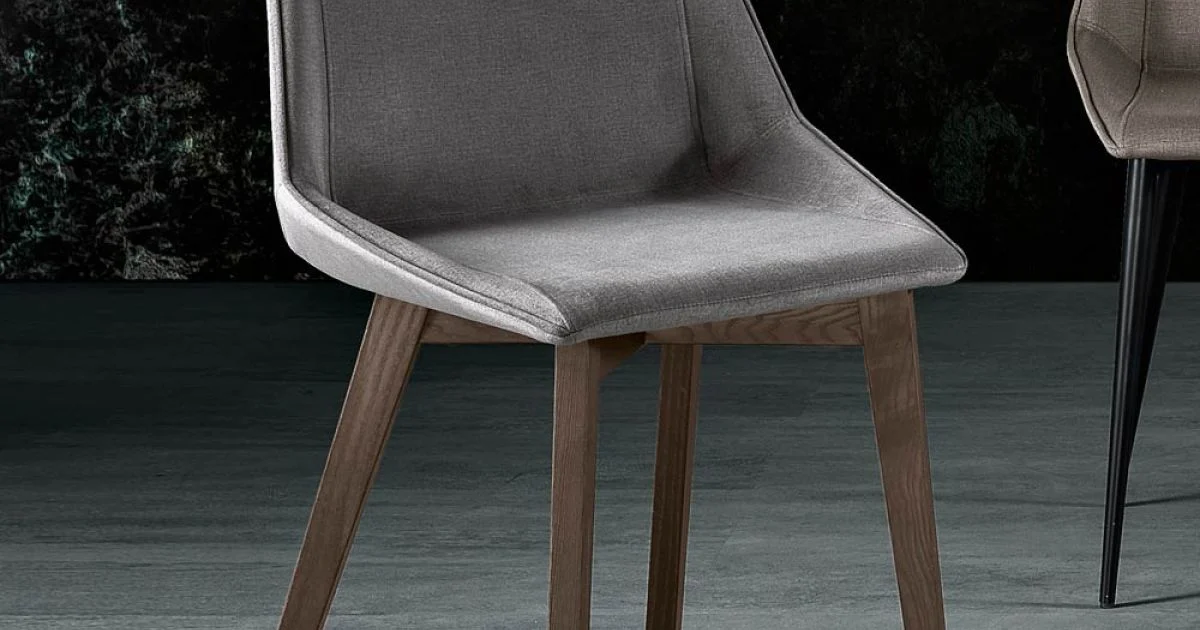 Sedia con Gambe in Legno e Seduta Monoscocca in Tessuto Made in Italy - Hinata