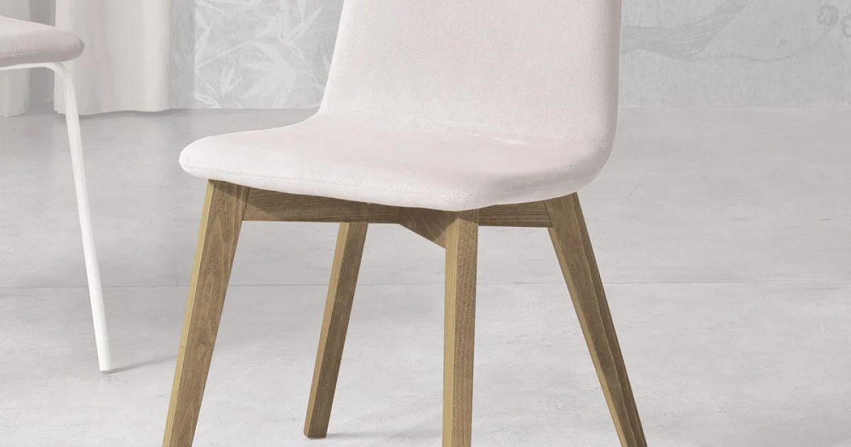 Sedia da cucina di design in legno e tessuto made in Italy, Egizia