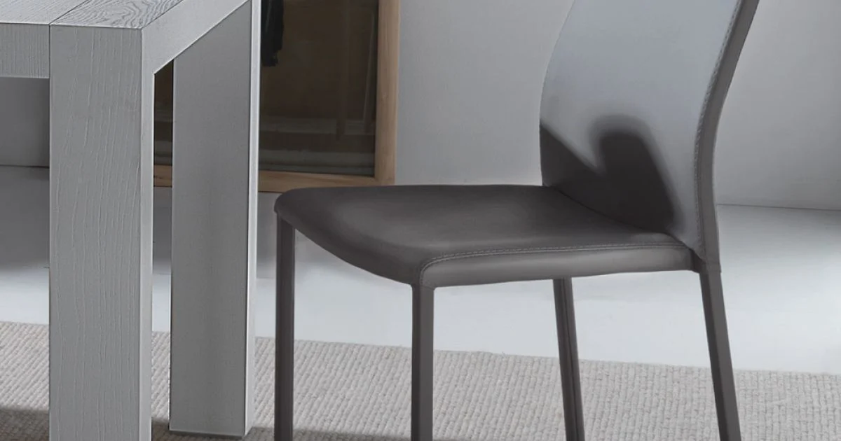 Sedia da Pranzo con Struttura e Seduta in Ecopelle Colorato, 4 Pezzi - Alba