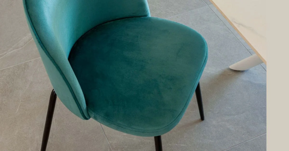 Sedia da Soggiorno con Seduta e Gambe in Diverse Finiture - Chandra