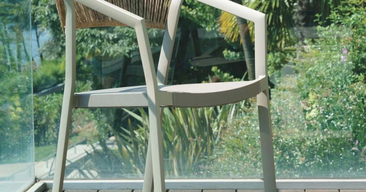 Sedia Impilabile con Seduta in Textilene e Schienale in Twist Wicker - Passione