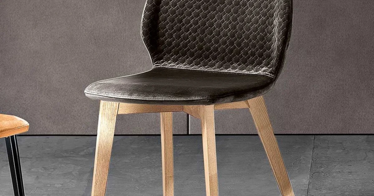 Sedia Moderna di Design Elegante in Velluto Trapuntato e Legno - Scarat
