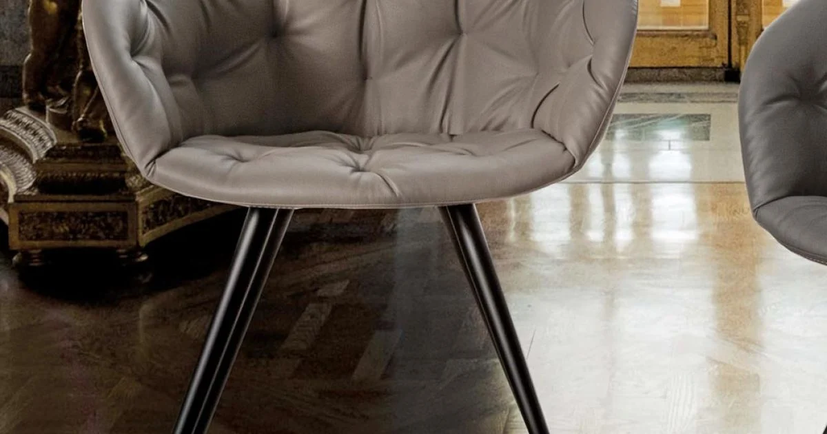 Sedia per Sala da Pranzo in Ecopelle con Gambe in Metallo Verniciato Nero - Ezio