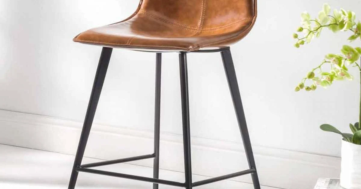 Sgabello Base 4 Gambe, H 65 in Ecopelle Effetto Cuoio - Ovidio