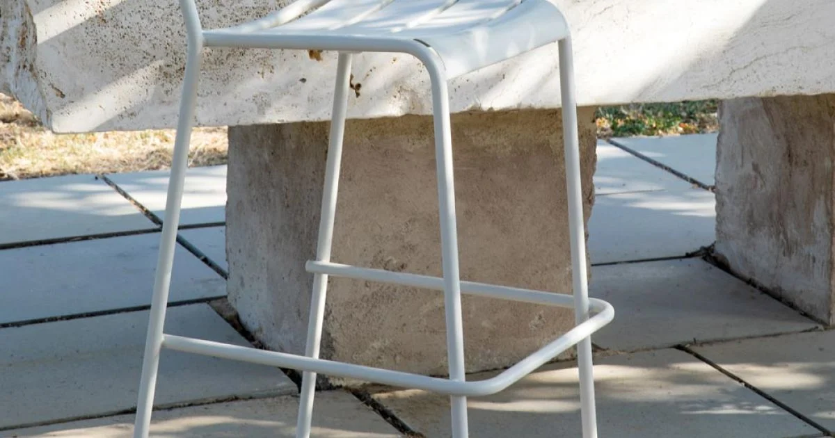 Sgabello da Esterno Impilabile in Metallo Zincato Made in Italy - Amina