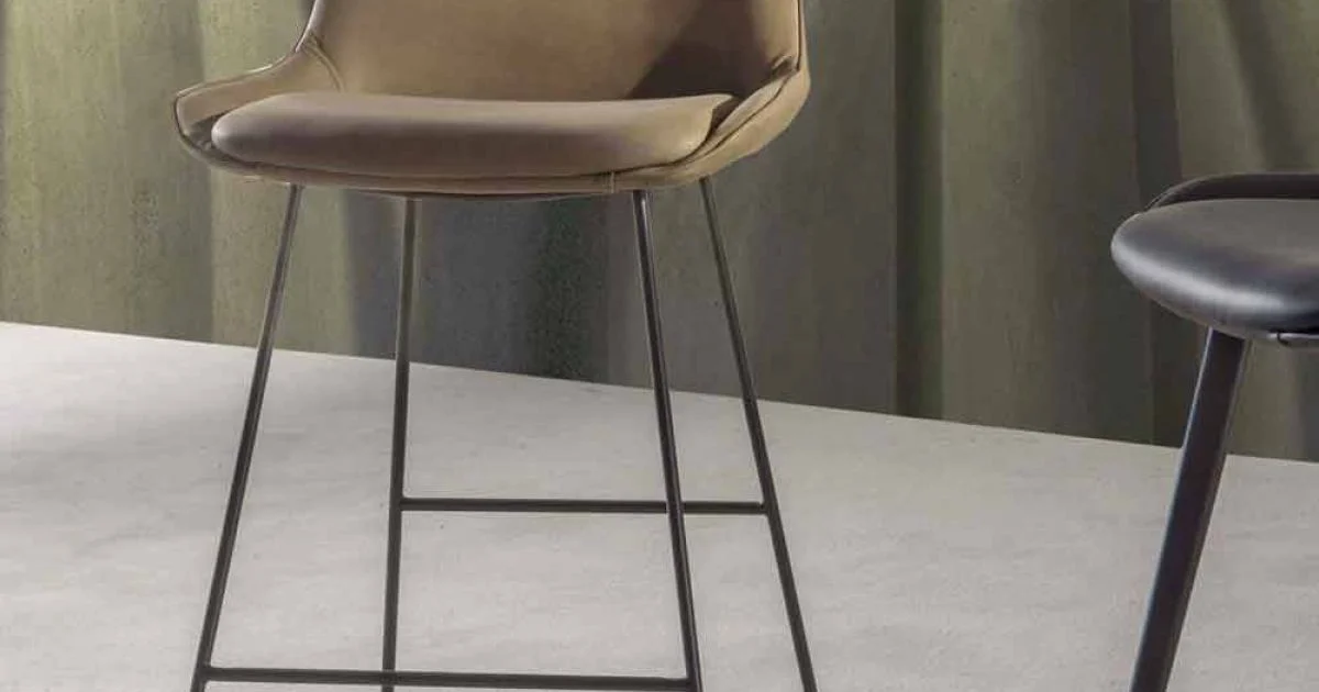 Sgabello Design Moderno in Ecopelle con Base a Slitta - Ines