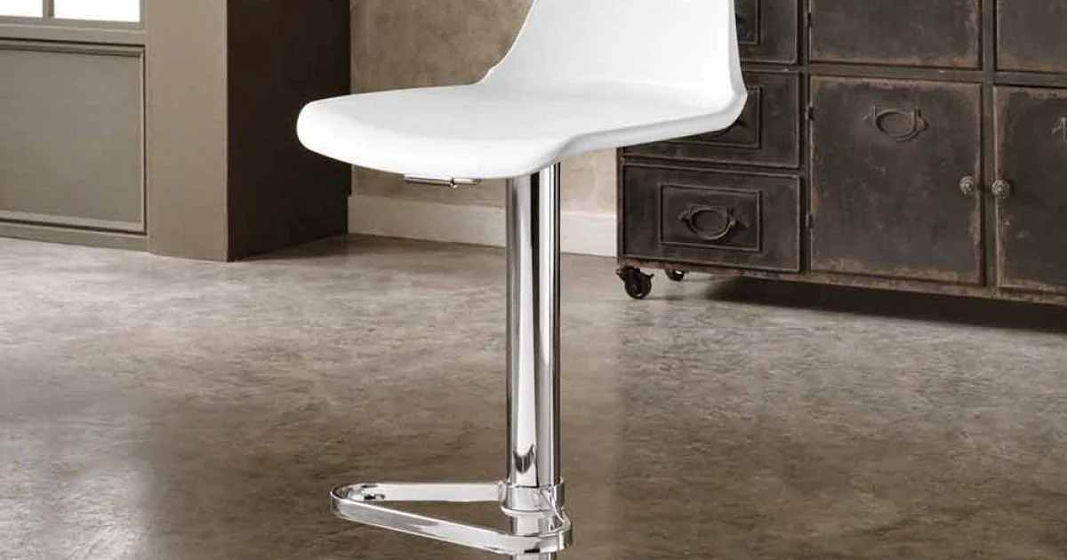 Sgabello in PVC dal design moderno - Rizzo