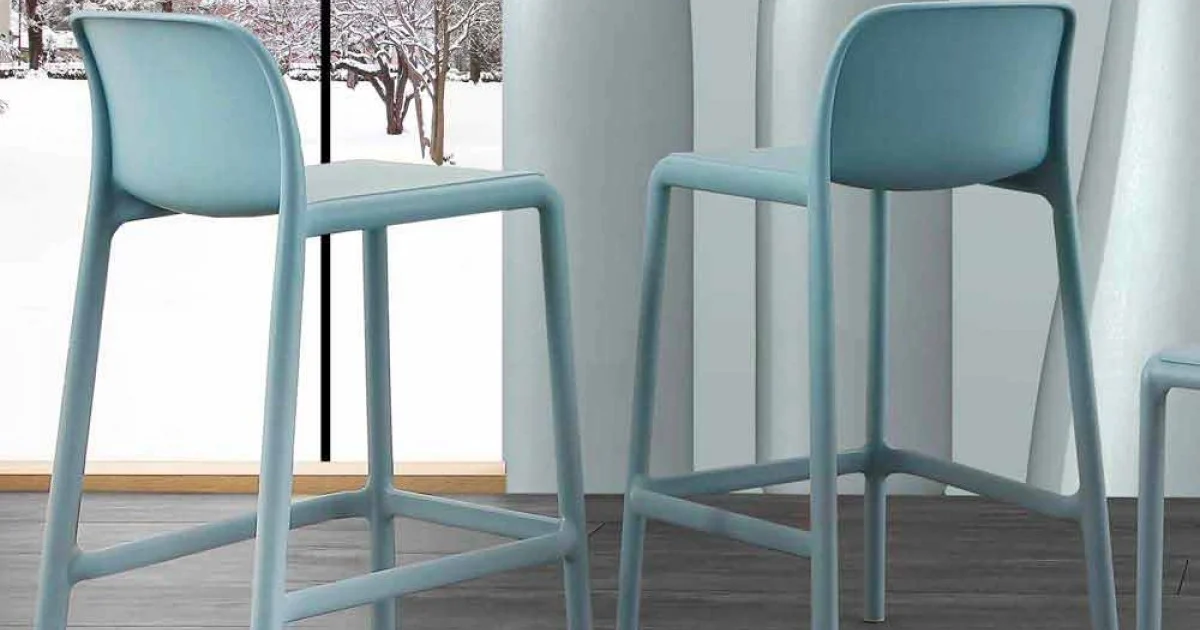 Sgabello in resina con fiberglass dal design moderno Grosseto