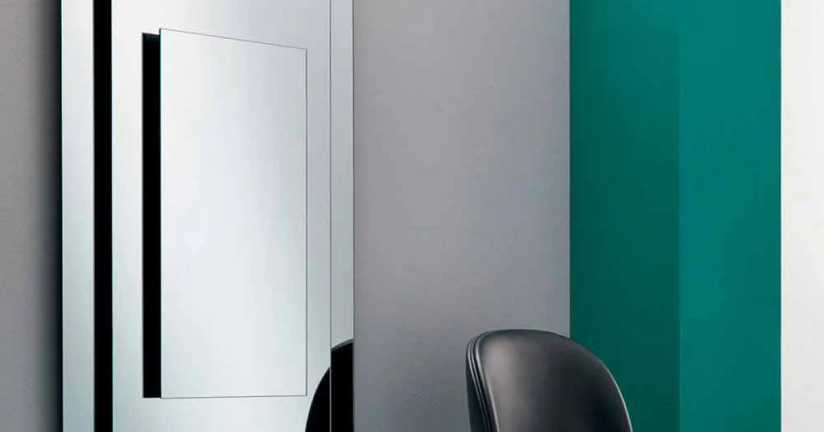 Specchiera a Muro a Tre Strati e Struttura Nera Design Italiano - Plaudio