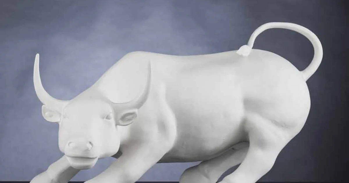 Statua a Forma di Toro in Ceramica Lavorata a Mano Made in Italy - Bulino