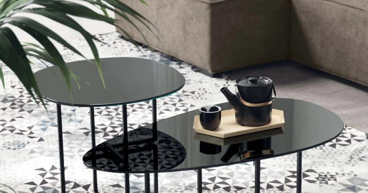 Tavolino con Base in Metallo e Piano in Specchio e Ceramica Effetto Marmo - Gisella