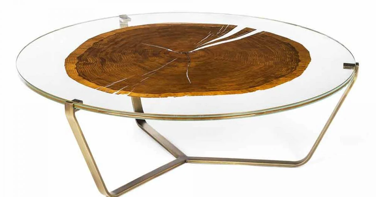 Tavolino da caffè basso di design con piano in vetro e legno Bigo