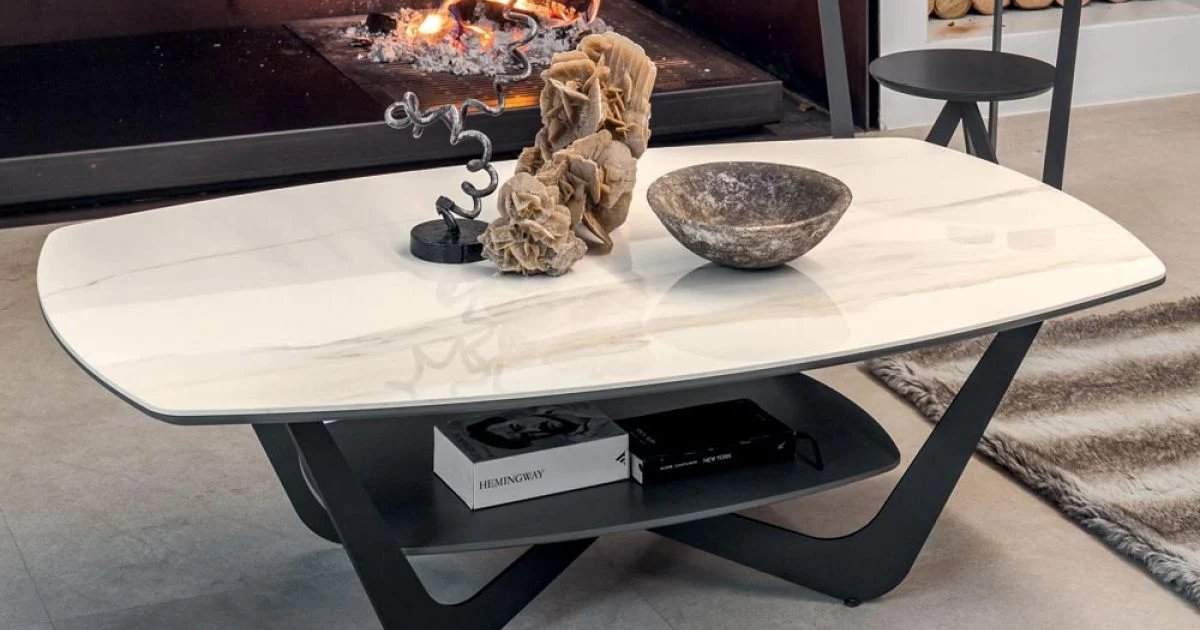 Tavolino da Salotto in Metallo Piano in Ceramica con Portaoggetti - Emirato