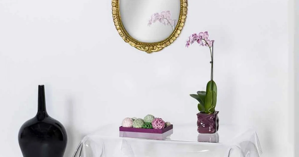 Tavolino design moderno in plexiglass trasparente drappeggiato Asia