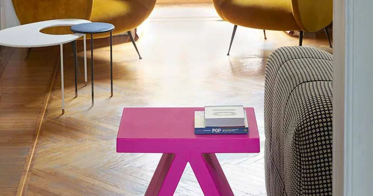 Tavolino geometrico colorato Slide Toy da interni, prodotto in Italia